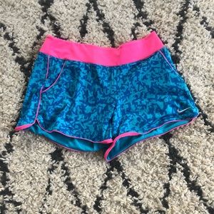 Youth Nike Dri Fit shorts - Size L